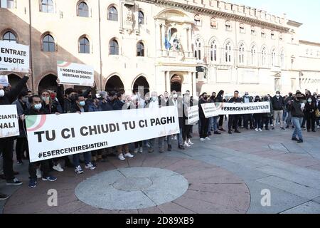 Bologna, Italien. Oktober 2020. BOLOGNA - Progesta maniitazione gestori locali bar ristoranti contro nuovo DPCM che obbliga alla chiusura alle ore 18 in piazza Maggiore - foto Michele Nucci /LM Credit: Independent Photo Agency/Alamy Live News Stockfoto