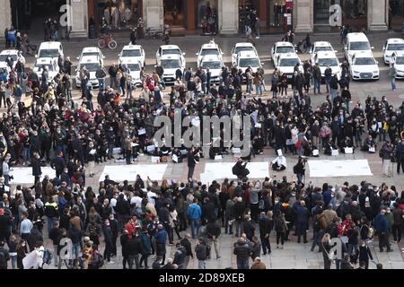 Bologna, Italien. Oktober 2020. BOLOGNA - Progesta maniitazione gestori locali bar ristoranti contro nuovo DPCM che obbliga alla chiusura alle ore 18 in piazza Maggiore - foto Michele Nucci /LM Credit: Independent Photo Agency/Alamy Live News Stockfoto