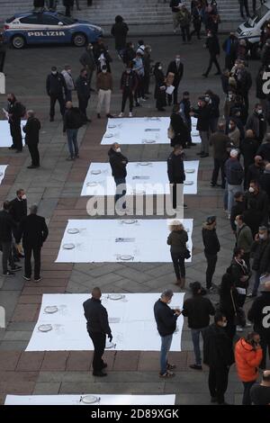 Bologna, Italien. Oktober 2020. BOLOGNA - Progesta maniitazione gestori locali bar ristoranti contro nuovo DPCM che obbliga alla chiusura alle ore 18 in piazza Maggiore - foto Michele Nucci /LM Credit: Independent Photo Agency/Alamy Live News Stockfoto