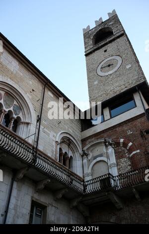 Brescia, Italien: Torre del pegol und die Loggia delle Grida, etwa 54 Meter hoch, verbunden mit dem Palazzo Broletto, Piazza del Duomo Stockfoto