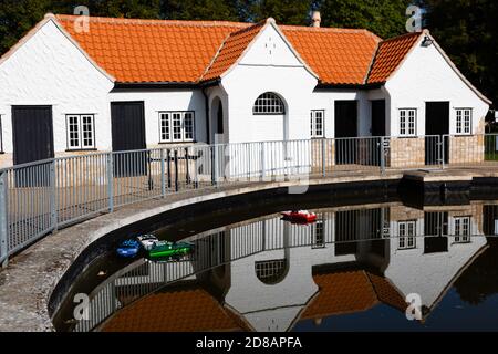 Modellboot-Pool in Wyndham Park, Grantham, Lincolnshire, England Stockfoto