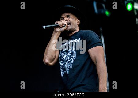 Odense, Dänemark. Juni 2017. Die amerikanische Rap-Gruppe Run-DMC spielt ein Live-Konzert während des dänischen Musikfestivals Tinderbox 2017 in Odense. Hier ist Rappere Darryl McDaniels aka DMC live auf der Bühne zu sehen. (Foto: Gonzales Photo - Lasse Lagoni). Stockfoto