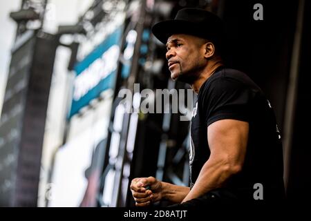 Odense, Dänemark. Juni 2017. Die amerikanische Rap-Gruppe Run-DMC spielt ein Live-Konzert während des dänischen Musikfestivals Tinderbox 2017 in Odense. Hier ist Rappere Darryl McDaniels aka DMC live auf der Bühne zu sehen. (Foto: Gonzales Photo - Lasse Lagoni). Stockfoto
