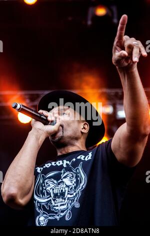 Odense, Dänemark. Juni 2017. Die amerikanische Rap-Gruppe Run-DMC spielt ein Live-Konzert während des dänischen Musikfestivals Tinderbox 2017 in Odense. Hier ist Rappere Darryl McDaniels aka DMC live auf der Bühne zu sehen. (Foto: Gonzales Photo - Lasse Lagoni). Stockfoto