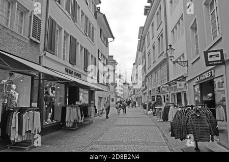 Schweiz/Zürich: Die 2. Corona Virus Welle schlägt die Modebranche und Shops hart Stockfoto