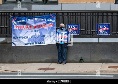 Minneapolis, Minnesota. Postarbeiter sammeln sich, um zu fordern, dass der Kongress handeln, um die Post zu retten. Stockfoto