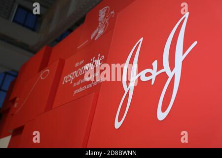 New Jersey, USA. September 2019. Ein Blick auf ein Johnson und Johnson Logo in New Brunswick. Kredit: John Nacion/SOPA Images/ZUMA Wire/Alamy Live Nachrichten Stockfoto