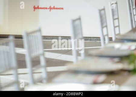 New Jersey, USA. September 2019. Ein Blick auf ein Johnson und Johnson Logo in New Brunswick. Kredit: John Nacion/SOPA Images/ZUMA Wire/Alamy Live Nachrichten Stockfoto