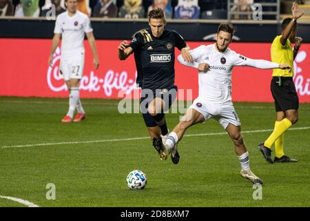 Chester, Pennsylvania, USA. Oktober 2020. 28. Oktober 2020 - USA- Philadelphia Union Verteidiger JACK ELLIOTT (3) in Aktion gegen Chicago Fire's ALVARO MEDRAN (10) während des Spiels im Subaru Stadium in Chester PA Credit: Ricky Fitchett/ZUMA Wire/Alamy Live News Stockfoto