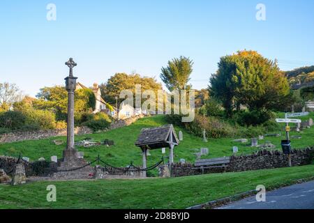 Sheepscombe Dorf am späten Nachmittag Herbstlicht. Sheepscombe, Cotswolds, Gloucestershire, England Stockfoto