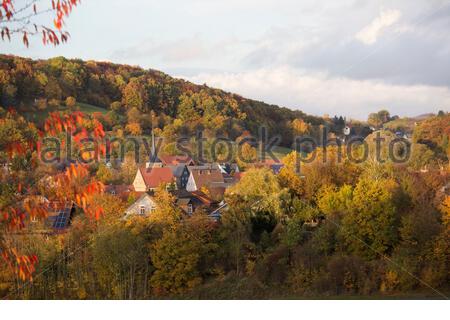 Nach einem sehr regnerischen Tag hat sich gestern Abend in Coburg Deutschland das Wetter geklart, um typische Herbstfarben und schöne Szenen zu produzieren. Für Donnerstag ist mit mehr Regen zu rechnen. Stockfoto