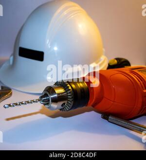 Hand tools auf weißem Hintergrund Stockfoto