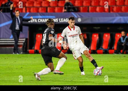 Munir El Haddadi von Sevilla und Brandon Soppy von Stade Rennais während der UEFA Champions League, Gruppenphase, Gruppe E Fußballspiel zwischen Sevilla C Stockfoto