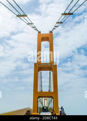 Sudama Setu ist eine Fußgängerhängebrücke in Dwarka, Gujarat, Indien. Stockfoto