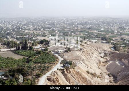 Jericho, أريحا, Israel, Izrael, ישראל, יריחו; Blick aus der Ferne auf die Stadt, Panorama der Stadt. Blick aus der Ferne auf die Stadt. Stockfoto