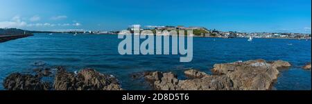 Panorama von Plymouth vom Mount Batten Tower in Devon in England in Europa Stockfoto