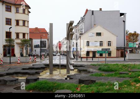 Die neue Jakob-Böhme-Skulptur im Zentrum von Zgorzelec Stockfoto