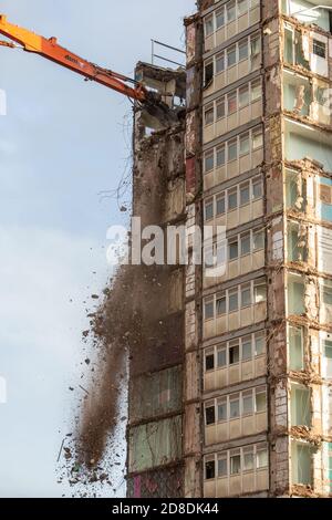 Hochhaus Wohnblock wird abgerissen, Netherton, West Midlands UK Stockfoto