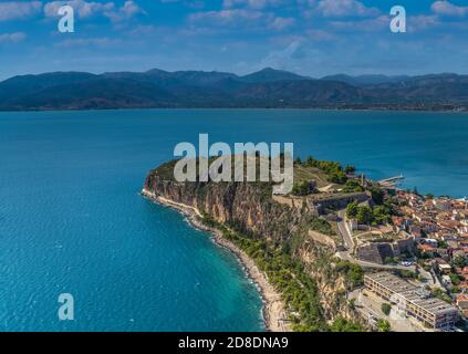 Nafplio eine hübsche Hafenstadt auf dem Peloponnes, Griechenland Es war die Hauptstadt der ersten hellenischen Republik und des Königreichs Griechenland Stockfoto