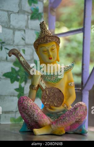 god buddha als musicisches Showpiece von nepalesen Stockfoto