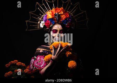 Frau personifiziert als catrina am Tag der Toten Stockfoto