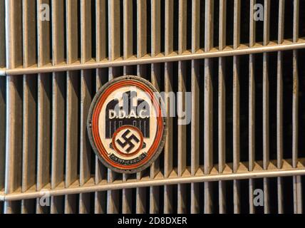 Logo des Automobilverbandes DDAC, Nazi-Deutschland, 1936, PS.SPEICHER Museum, Einbeck, Niedersachsen, Deutschland, Europa Stockfoto