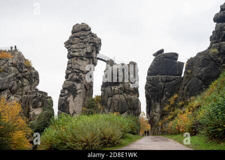 Horn-Bad Meinberg, Externsteine im Herbst, Blick von Südwegen Stockfoto