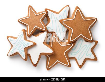 Lebkuchen Zusammensetzung. Cookies in Form von Sternen auf weißem Hintergrund isoliert. Draufsicht Stockfoto