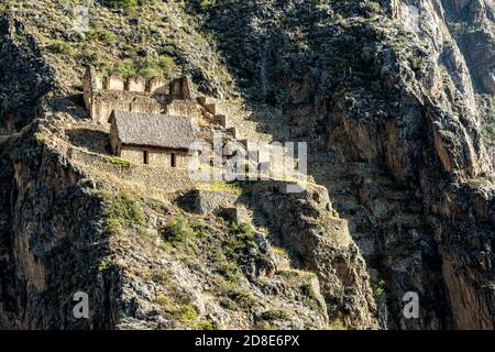 Getreidespeicher, Inka-Ruinen von Ollantaytambo, Ollantaytambo, Cusco, Peru Stockfoto