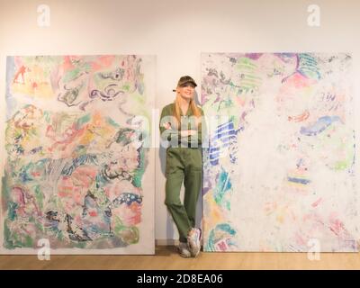 Kunststudentin, Malerin, Moderatorin (Bürgersender TIDE) Alena Bulycheva, Kunstatelier WASHED WORLD II, Hamburg, Mönckebergstraße, Levante-Haus, 15.10 Stockfoto