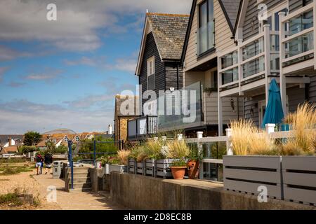 Großbritannien, Kent, Whitstable, Shipwrights Lee, modernisierte Häuser am Meer Stockfoto