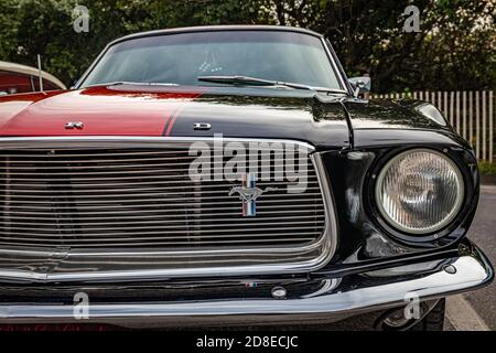 Tybee Island, GA - 3. Oktober 2020: 1967 Ford Mustang Hardtop Coupé auf einer lokalen Auto-Show. Stockfoto