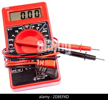 Rotes Multimeter zur Messung von Elektrizität, isoliert auf weißem Hintergrund Stockfoto