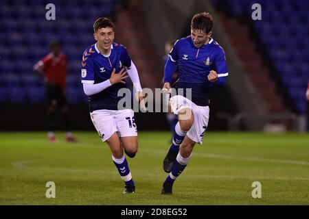 Oldham, Großbritannien. Oktober 2020. OLDHAM, GROSSBRITANNIEN. 28. OKTOBER Sean Higgins von Oldham Athletic beim FA Youth Cup Spiel zwischen Oldham Athletic und FC United of Manchester im Boundary Park, Oldham am Mittwoch, 28. Oktober 2020. (Kredit: Eddie Garvey, Mi News) Kredit: MI Nachrichten & Sport /Alamy Live Nachrichten Stockfoto