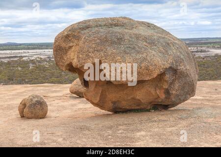 Devils Marbles auf dem Hyden Rock in der Nähe von Hyden, Westaustralien Stockfoto