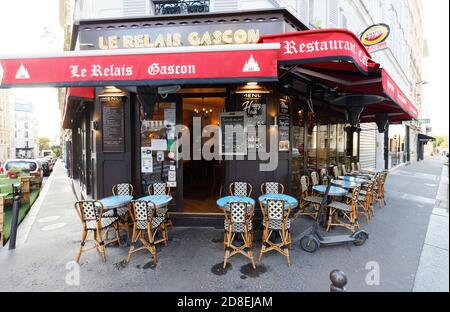 Das traditionelle französische Restaurant Le Relais Gascon , Montmartre in Paris, Frankreich. Stockfoto