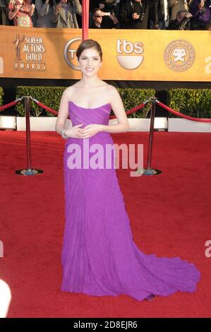 Anna Kendrick kommt bei der 16. Jährlichen Screen Actors Guild an Auszeichnungen in Los Angeles am 23/2010 Stockfoto