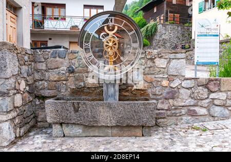 Uhr in Pesariis, Friuli-Venezia Giulia, Italien Stockfoto