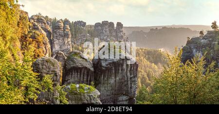 Herbstmorgen in der Sächsischen Schweiz, DDR Stockfoto