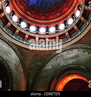 Innenansicht der Weylin Banquet Hall, ehemals Williamsburgh Savings Bank, Williamsburg, Brooklyn, New York, USA Stockfoto