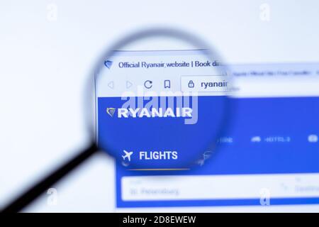 New York, USA - 29. September 2020: ryanair.com Website des Unternehmens Ryanair mit Logo aus der Nähe, illustrative Editorial Stockfoto