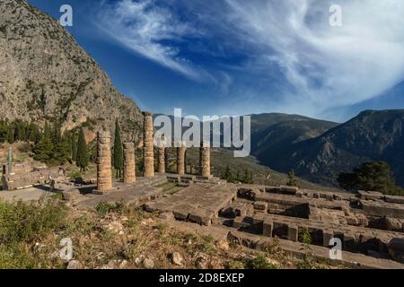 Archäologische Stätte von Delphi, Griechenland, ein heiliger Bezirk in alten Zeiten, der als Sitz von Pythia diente, das hauptoracle, das über ich konsultiert wurde Stockfoto