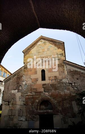 Anchiskhati Basilika, Tiflis älteste Kirche, ist eine Basilika aus dem 6. Jahrhundert in der Altstadt Tiflis, Georgien, Kaukasus, Europa. Stockfoto