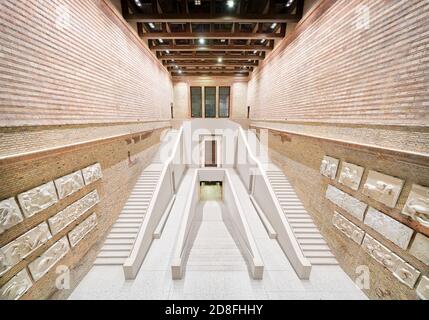 Berlin Neues Museum, Neues Museum, auf der Museumsinsel oder Museumsinsel. Innen. Rekonstruktion durch den Architekten David Chipperfield. Stockfoto