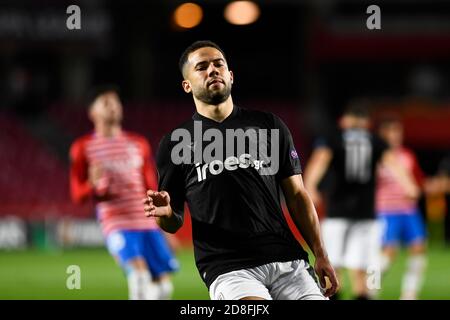 Granada, Spanien. Okt. 2020. PAOK FC Spieler Rodrigo Alves reagiert während des Europa League Spiels zwischen Granada CF und PAOK FC im Nuevo los Carmenes Stadion in Granada.(Endstand; Granada CF 0:0 PAOK) Credit: SOPA Images Limited/Alamy Live News Stockfoto