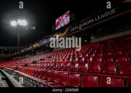 Granada, Spanien. Okt. 2020. Ein Blick auf leere Plätze im Stadion Nuevo Los Carmenes während des Europa League Spiels zwischen Granada CF und PAOK FC.(Endstand; Granada CF 0:0 PAOK) Credit: SOPA Images Limited/Alamy Live News Stockfoto