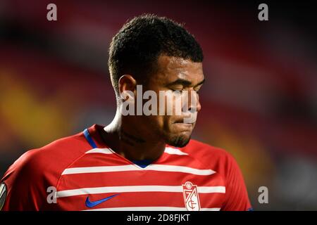 Granada, Spanien. Okt. 2020. Granada CF Spieler Robert Kenedy reagiert während des Europa League Spiels zwischen Granada CF und PAOK FC im Nuevo los Carmenes Stadion in Granada.(Endstand; Granada CF 0:0 PAOK) Credit: SOPA Images Limited/Alamy Live News Stockfoto