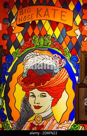 Glasmalerei in Big Nose Kate's Saloon, Tombstone, Cochise County, Arizona, USA Stockfoto