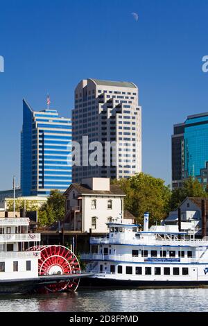 Kaiserin Hornblower Ausflugsboot auf dem Sacramento River, alte Stadt Sacramento, Kalifornien, USA Stockfoto