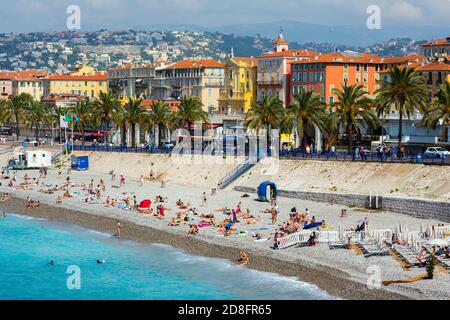 Nizza, Côte d ' Azur, Cote d ' Azur, Frankreich. Strand und Promenade des Anglais. Stockfoto